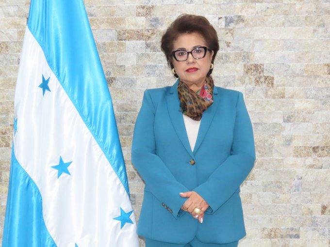 ¡Mes patrio! presidenta de la CSJ: “La Bandera nos inspira a trabajar por un país más justo y humano”